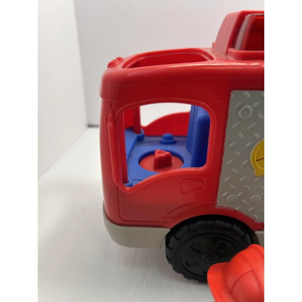 Fisher-Price Little People Red Fire Truck Toy Vehicle 2 Firefighters Lights Kids